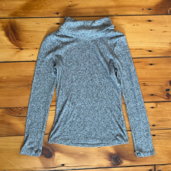 Ambiance Apparel Long Sleeve Turtleneck Sweater - Picture 1 of 2